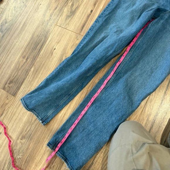 Abercrombie & Fitch Curve Love 90s Straight Jean Cross - Picture 5 of 7